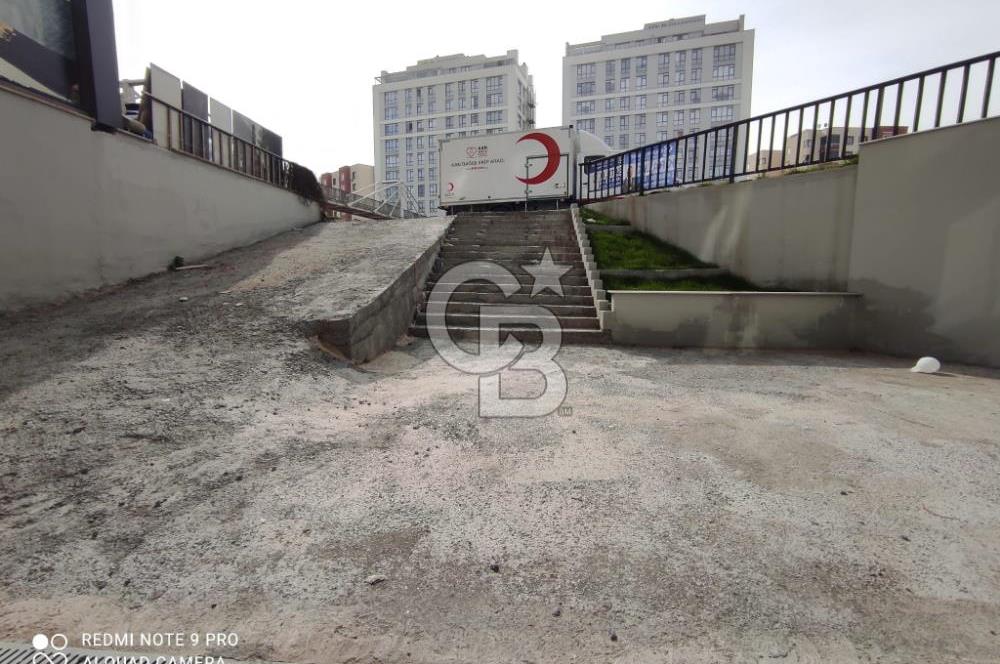 ŞİLE YOLU ÜZERİNDE MUHTEŞEM KONUM GENİŞ FIRSAT KİRALIK DÜKKAN