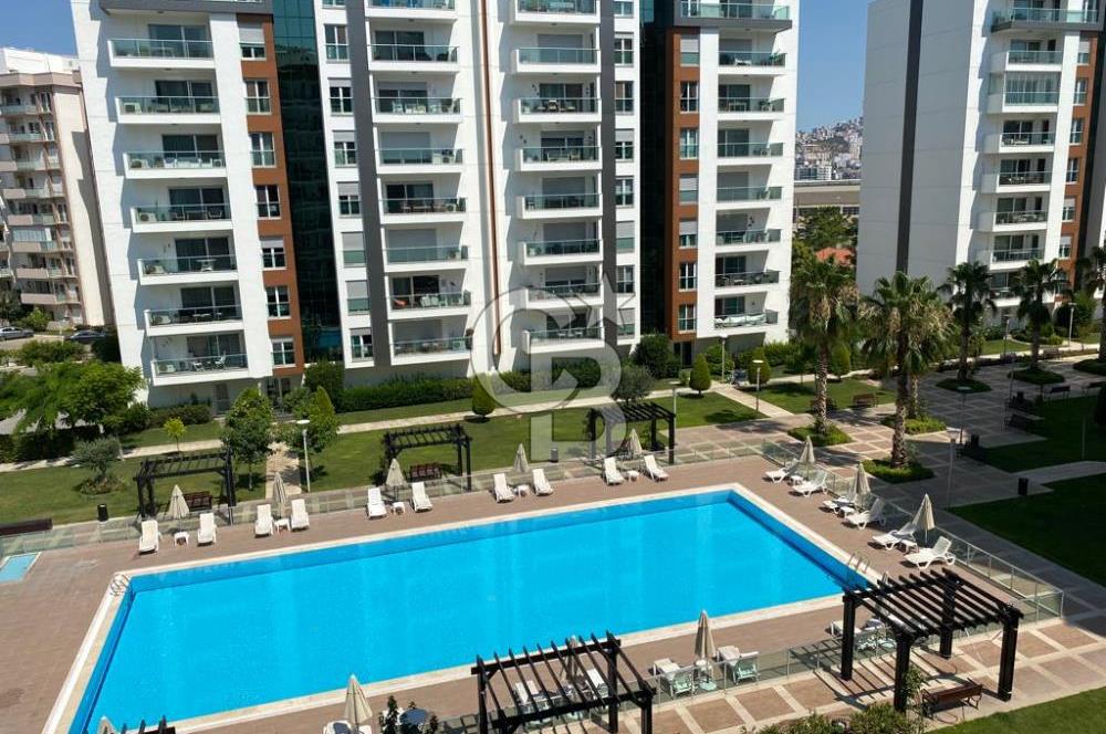 İZMİR Mavişehir MODERN 1'de HAVUZ CEPHE 1+1 EŞYALI KİRALIK DAİRE