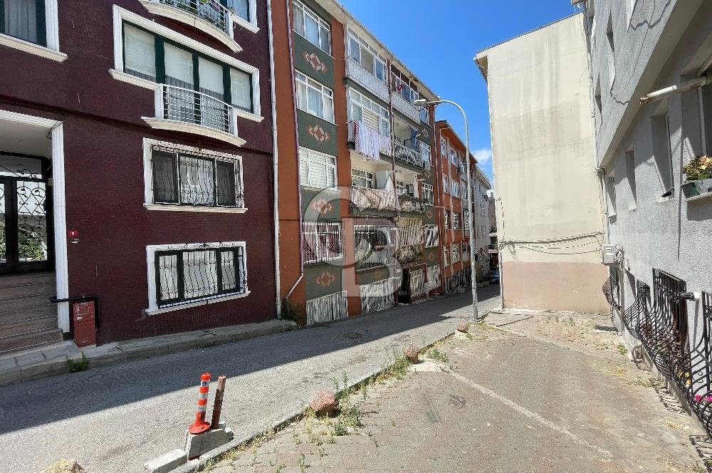 Zeynep Kamil' de Merkeze Yakın 2+1 80 m2 Satılık Daire