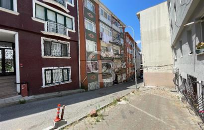 Zeynep Kamil' de Merkeze Yakın 2+1 80 m2 Satılık Daire