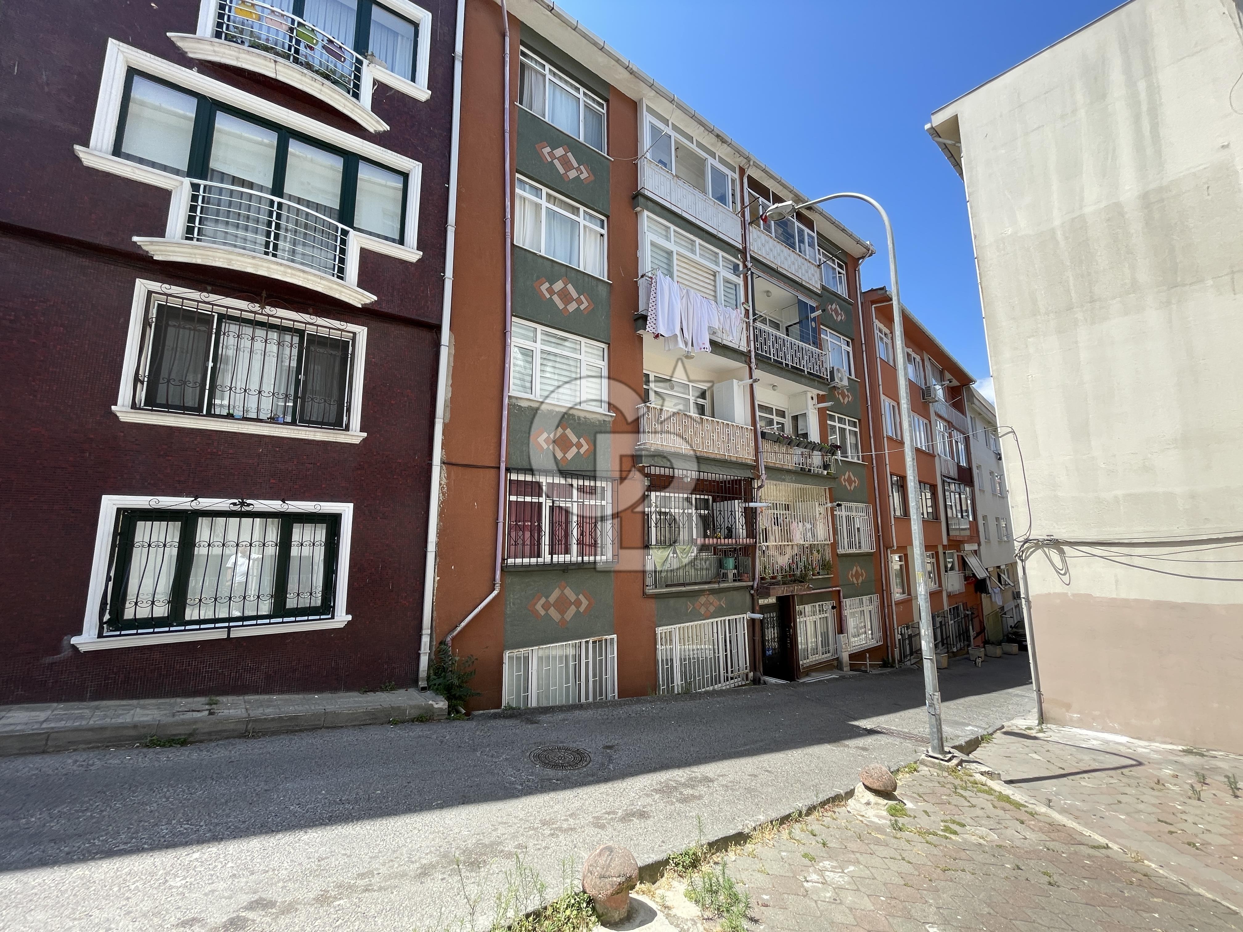 Zeynep Kamil' de Merkeze Yakın 2+1 80 m2 Satılık Daire