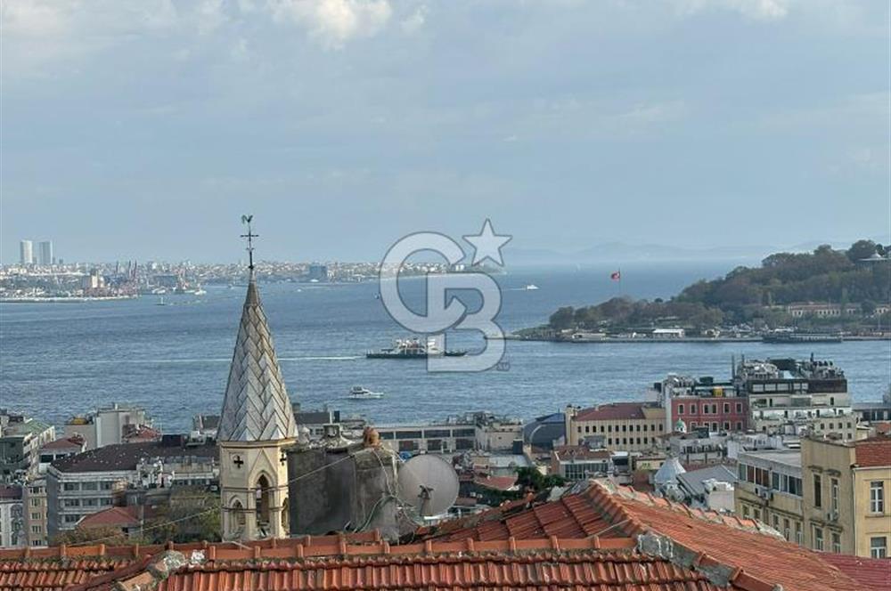 İstiklal'e bir dakika satılık daire
