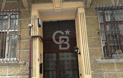 İstiklal'e bir dakika satılık daire