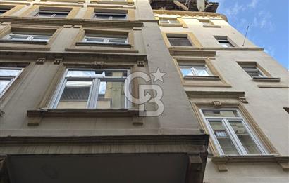 İstiklal'e bir dakika satılık daire
