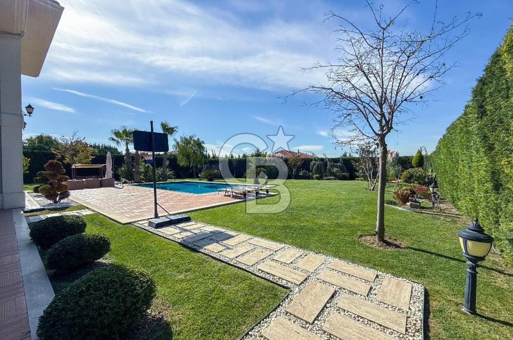 Pelican Hill Batı Mahalde Göl Manzaralı Köşe Konumlu Villa