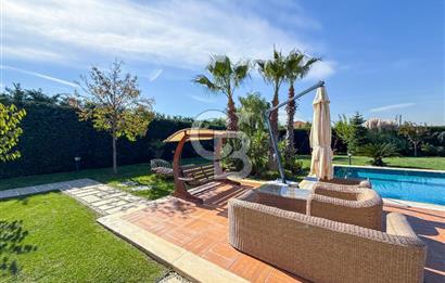 Pelican Hill Batı Mahalde Göl Manzaralı Köşe Konumlu Villa