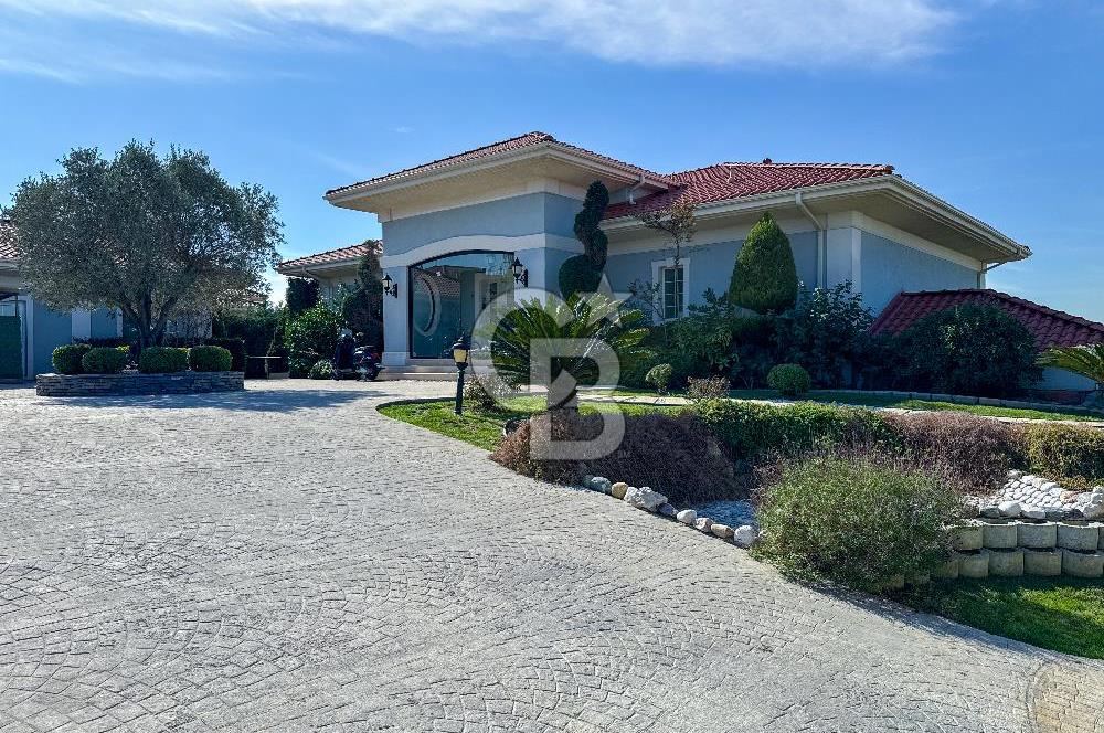 Pelican Hill Batı Mahalde Göl Manzaralı Köşe Konumlu Villa