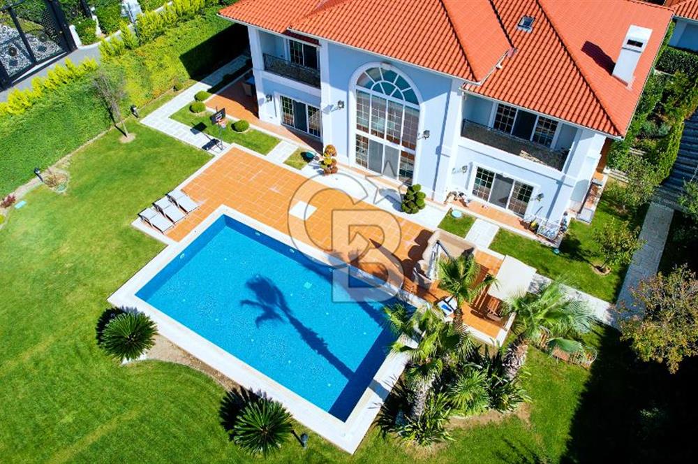 Pelican Hill Batı Mahalde Göl Manzaralı Köşe Konumlu Villa