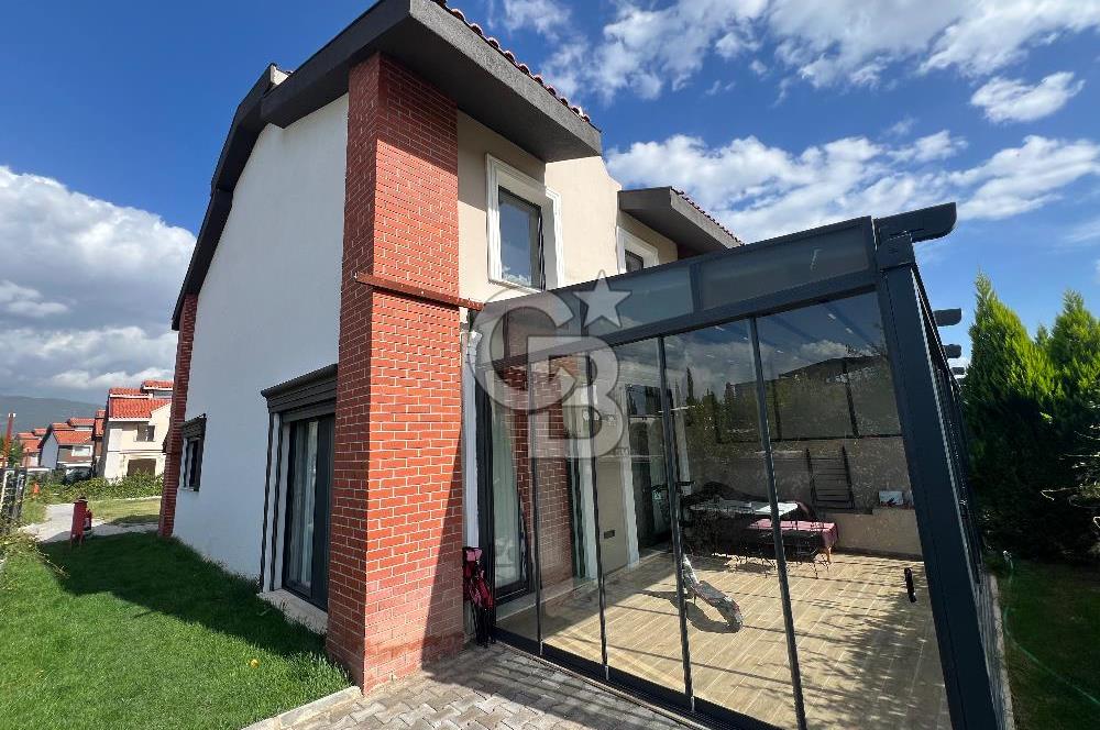 Kemalpaşa Örnekköy’de 3+1 Satılık 185m2 Loft Villa