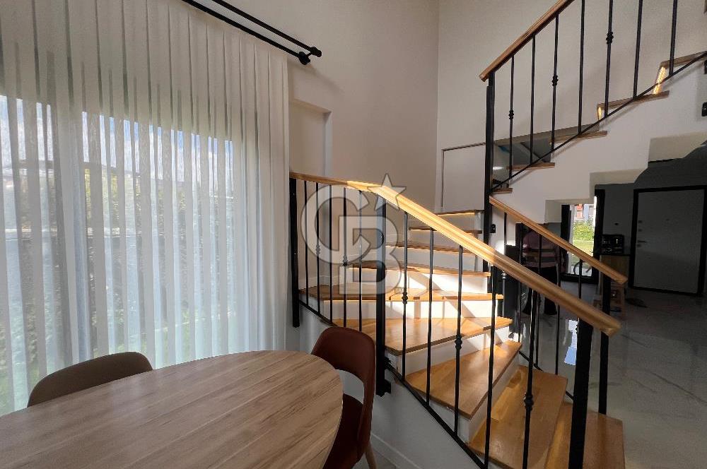 Kemalpaşa Örnekköy’de 3+1 Satılık 185m2 Loft Villa