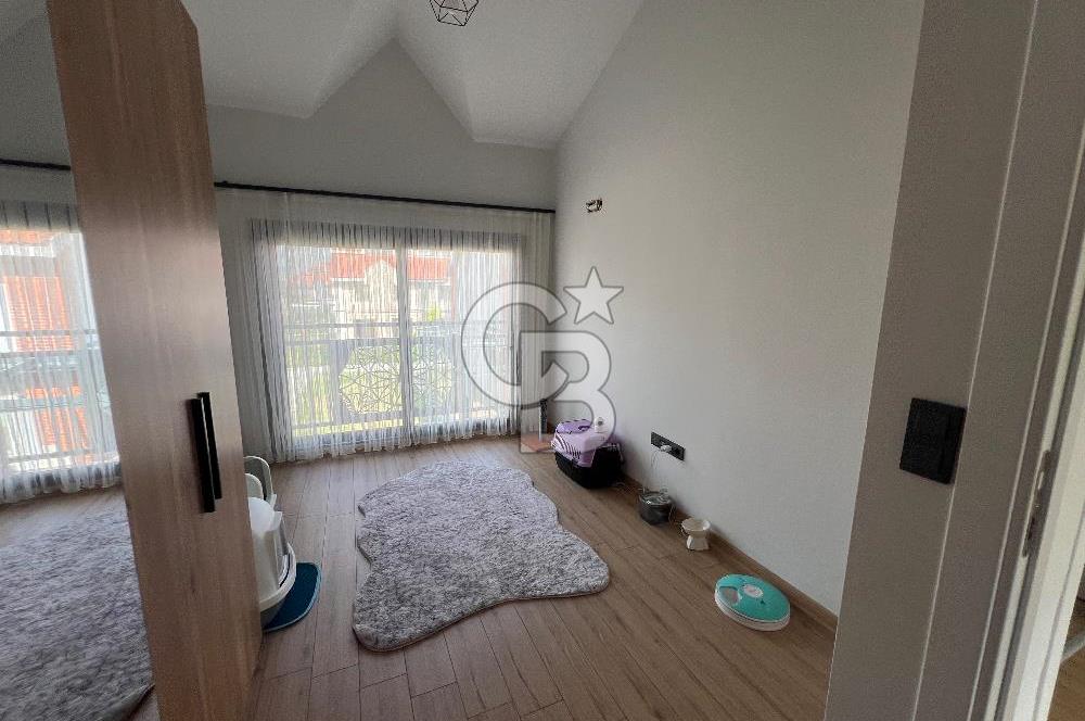 Kemalpaşa Örnekköy’de 3+1 Satılık 185m2 Loft Villa