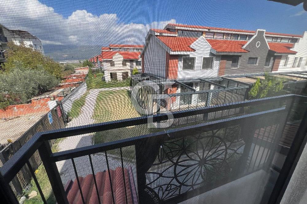 Kemalpaşa Örnekköy’de 3+1 Satılık 185m2 Loft Villa