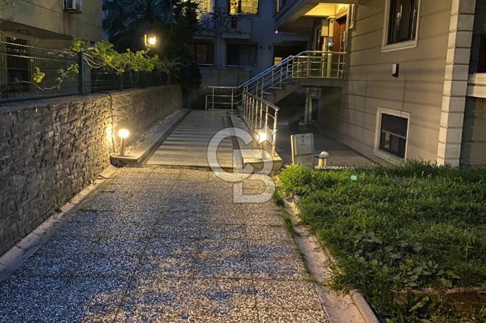 Acıbadem de Genç Binada Tüm Ulaşımlara Yakın 2+1 Satılık Daire
