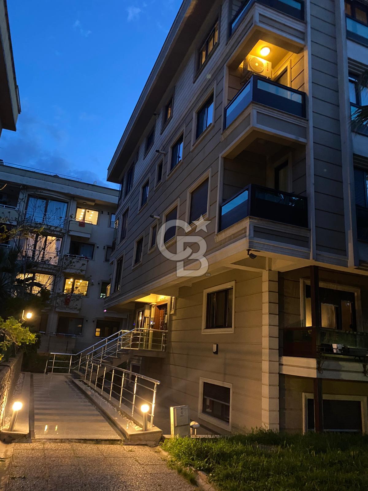 Acıbadem de Genç Binada Tüm Ulaşımlara Yakın 2+1 Satılık Daire