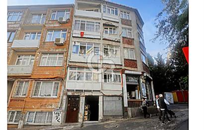 FATİH YEDİKULE DE SATILIK 3+1 ARA KAT DAİRE