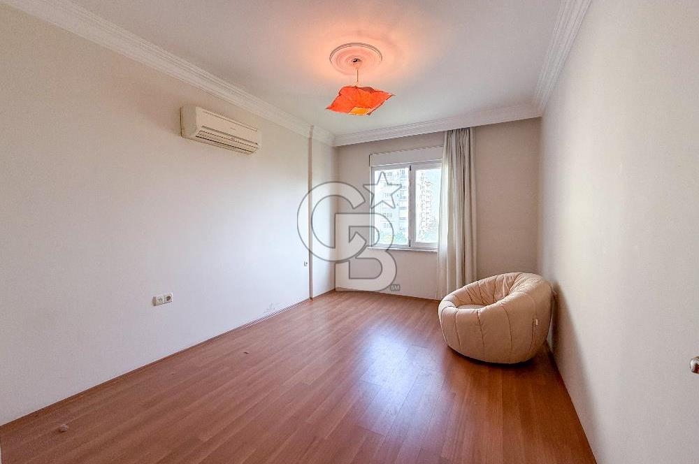 Cikcilli'de Ara Kat Ayrı Mutfaklı 3+1 Havuzlı Kiralık Daire