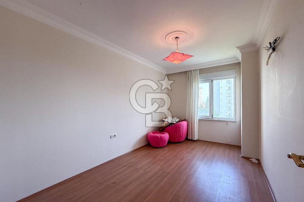 Cikcilli'de Ara Kat Ayrı Mutfaklı 3+1 Havuzlı Kiralık Daire