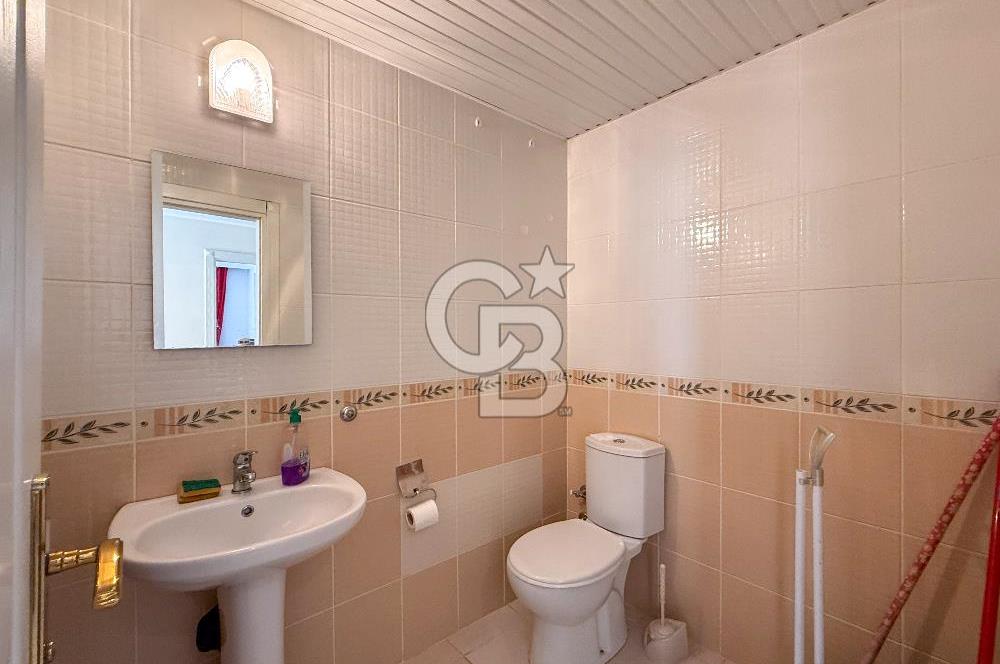 Cikcilli'de Ara Kat Ayrı Mutfaklı 3+1 Havuzlı Kiralık Daire