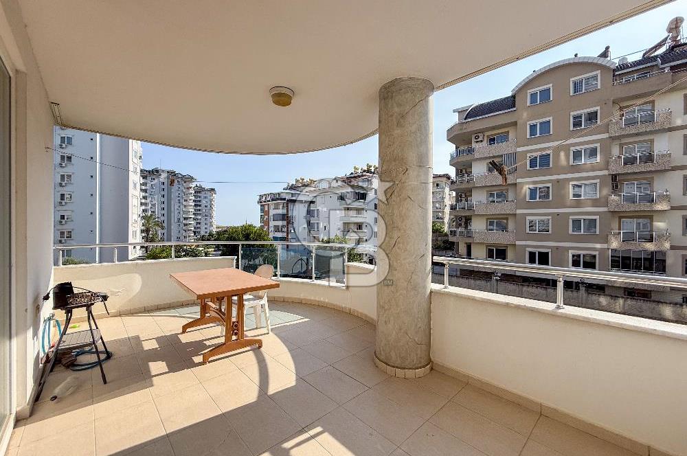 Cikcilli'de Ara Kat Ayrı Mutfaklı 3+1 Havuzlı Kiralık Daire