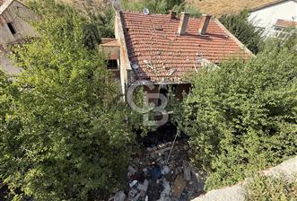 ELMADAĞ-MUZAFFER EKŞİ MAHALLESİ'NDE SATILIK 2 KATLI MÜSTAKİL EV