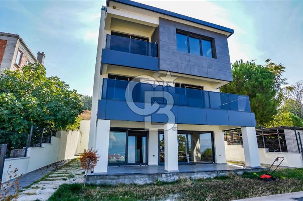 Coldwell Banker güvencesiyle İntepede 6+1 Müstakil Lüks Villa