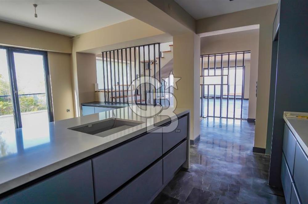 Coldwell Banker güvencesiyle İntepede 6+1 Müstakil Lüks Villa