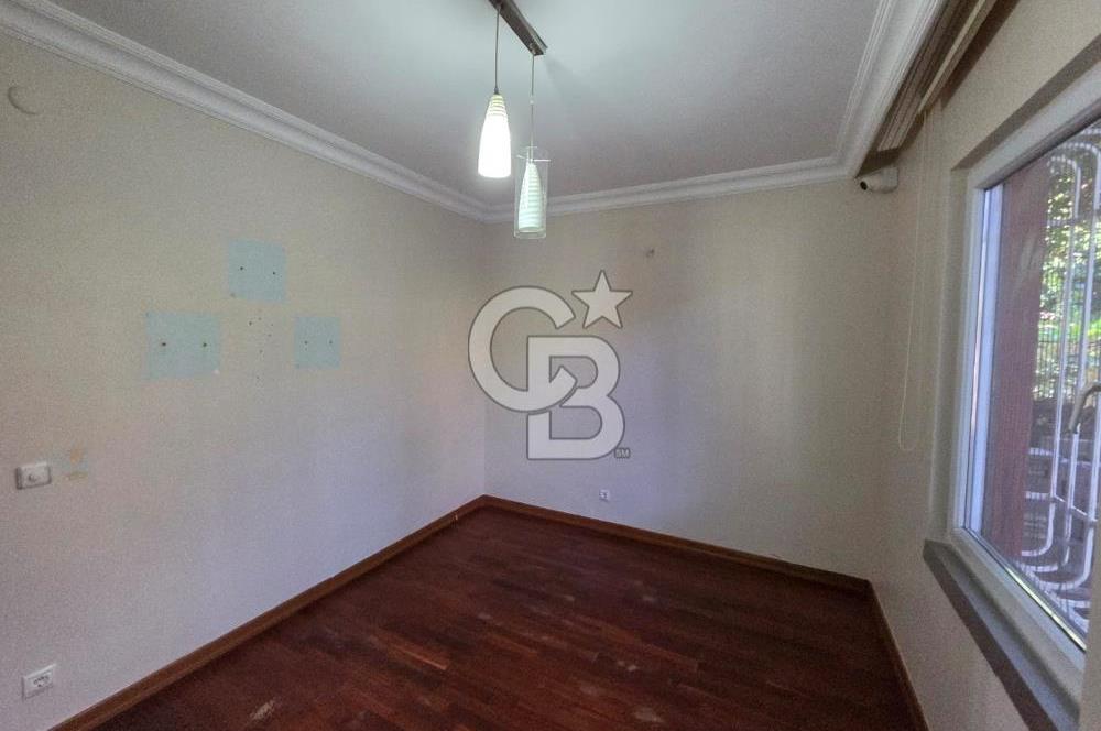Balmumcuda Müstakil Binada Bahçeli Giriş Katı 4+1 Kiralık Ofis