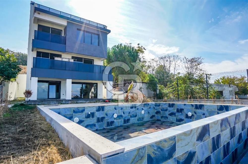 Coldwell Banker güvencesiyle İntepede 6+1 Müstakil Lüks Villa