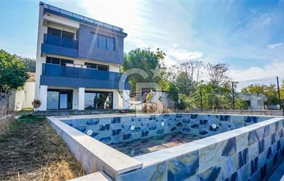 Coldwell Banker güvencesiyle İntepede 6+1 Müstakil Lüks Villa