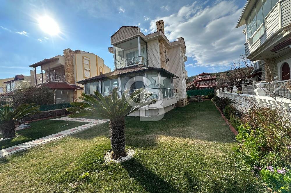 Cundada Denize Sıfır Lüks ve Konforlu Satılık 5+1 Villa
