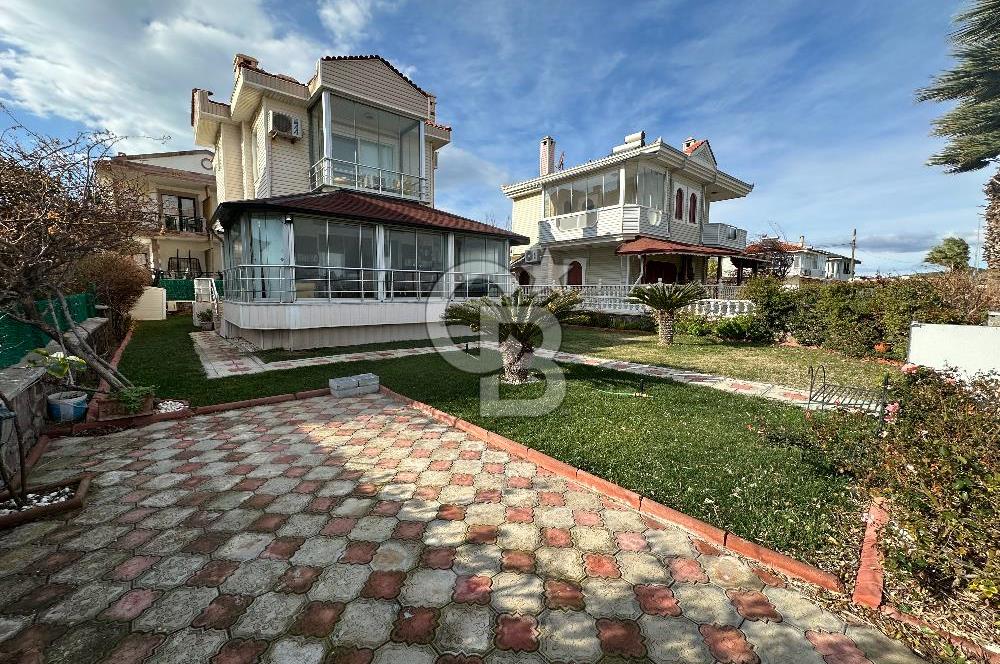 Cundada Denize Sıfır Lüks ve Konforlu Satılık 5+1 Villa