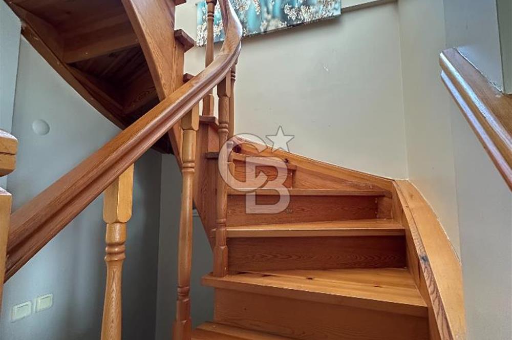 Cundada Denize Sıfır Lüks ve Konforlu Satılık 5+1 Villa