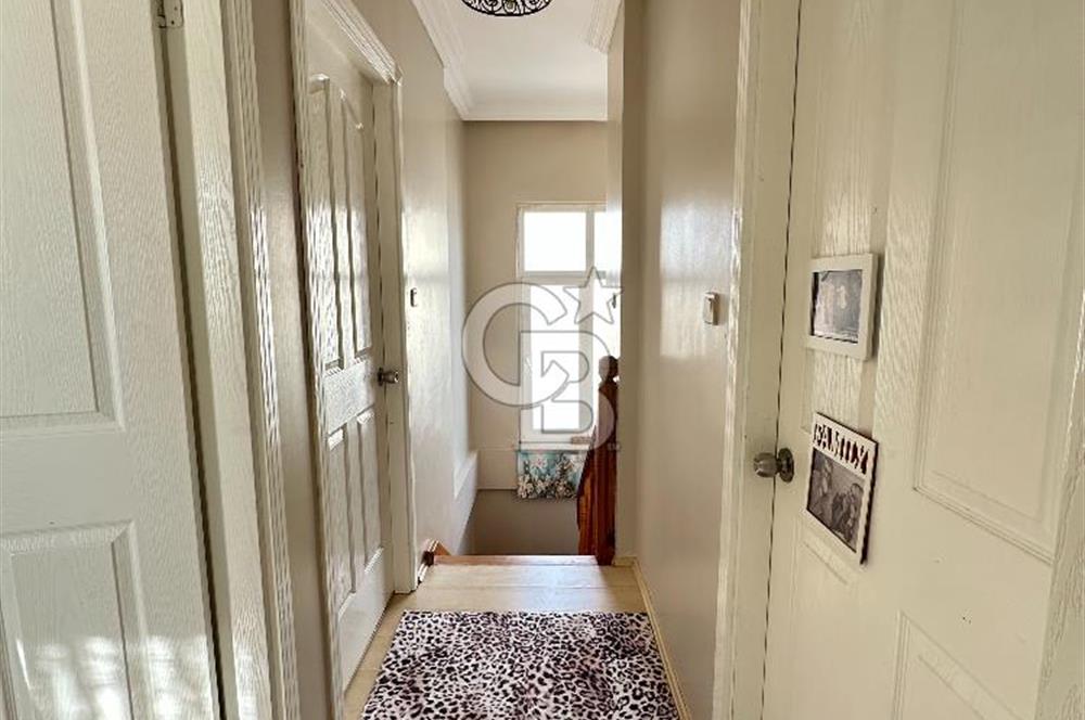 Cundada Denize Sıfır Lüks ve Konforlu Satılık 5+1 Villa