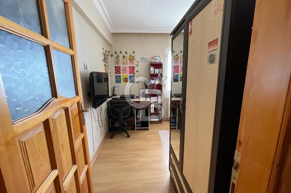 Çiğli İzkent'te Deniz Manzaralı 2+1 Satılık Daire