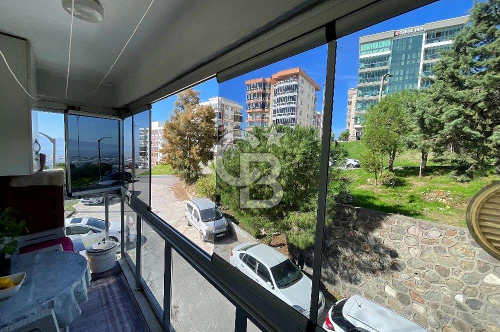 Çiğli İzkent'te Deniz Manzaralı 2+1 Satılık Daire