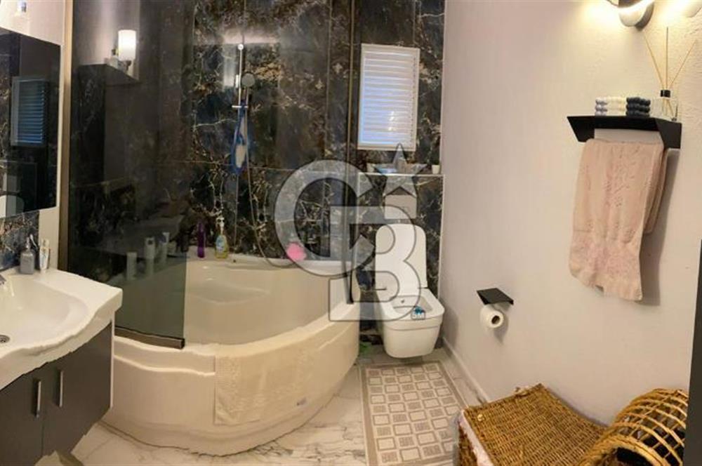 ÇEŞME MERKEZ'DE SATILIK 3+1  TRİPLEKS VİLLA