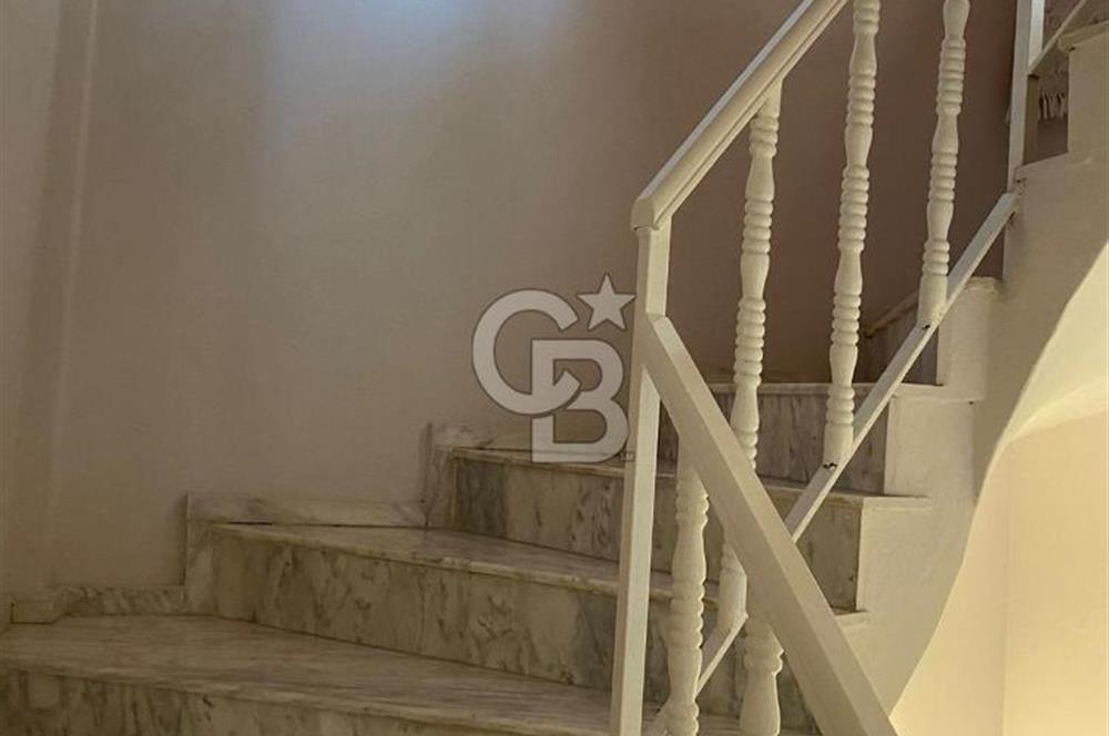 ÇEŞME MERKEZ'DE SATILIK 3+1  TRİPLEKS VİLLA