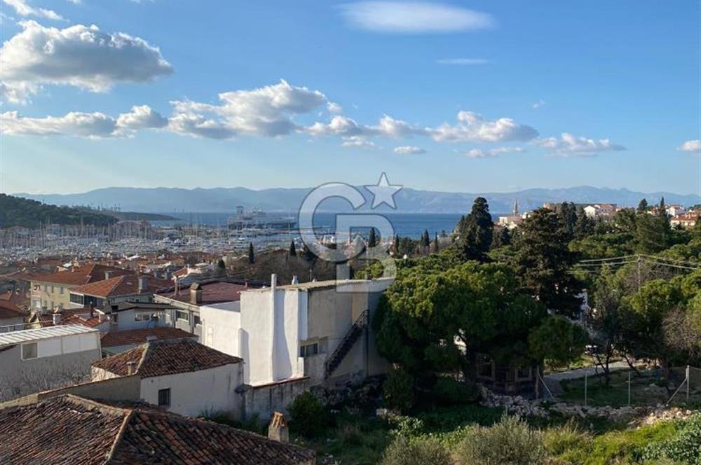 ÇEŞME MERKEZ'DE SATILIK 3+1  TRİPLEKS VİLLA