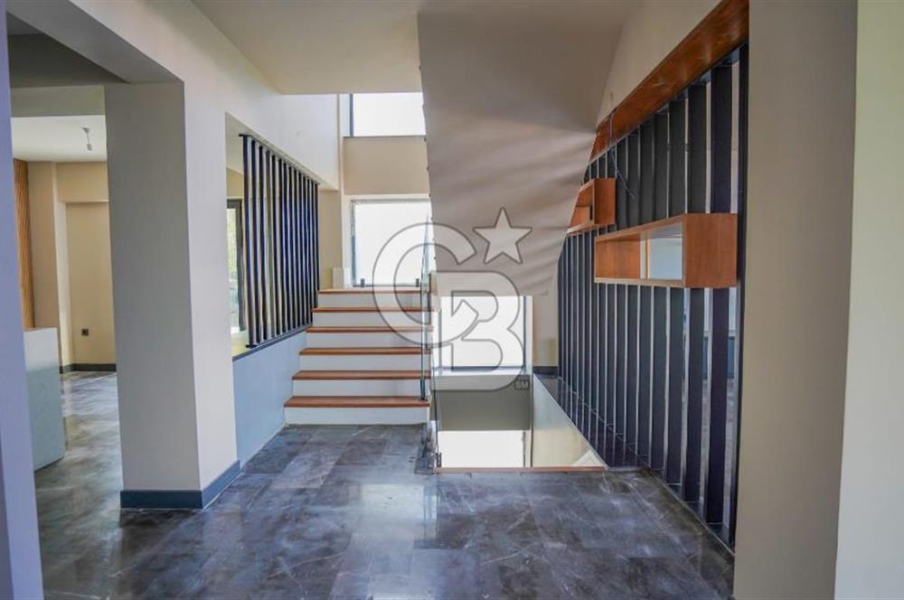 Coldwell Banker güvencesiyle İntepede 6+1 Müstakil Lüks Villa