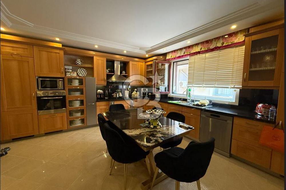 Florya Adakale'de 260m² Lüks Tasarımlı Masrafsız 4+1 Daire