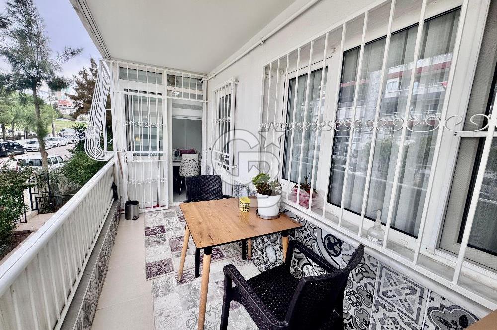 Bayraklı Postacılar'da  Full Tadilatlı Doğalgazlı Ara Kat Satılık 3+1 Daire