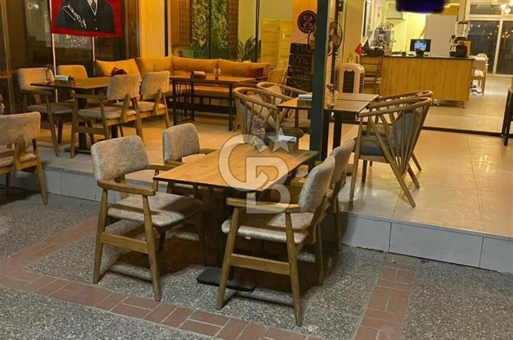 Karşıyaka Merkezde, Çarşı, İzbana Yürüme Mesafesinde Devren Kafe