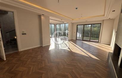 BAĞDAT CADDESİ PARALELİNDE KAPALI GARAJ VE HAVUZLU LÜX 4+1 VİLLA