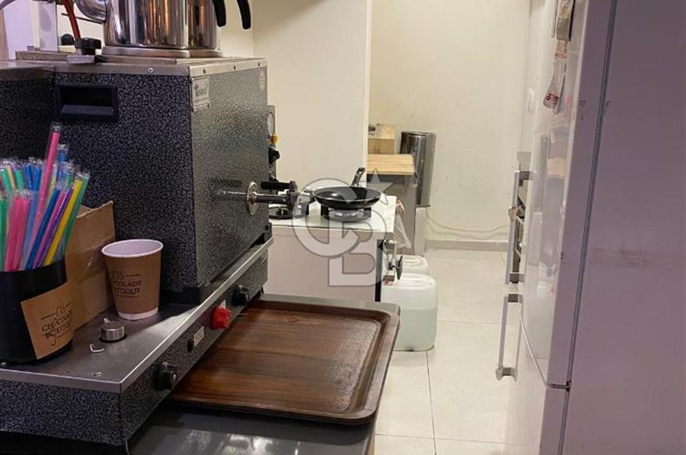 Karşıyaka Merkezde, Çarşı, İzbana Yürüme Mesafesinde Devren Kafe