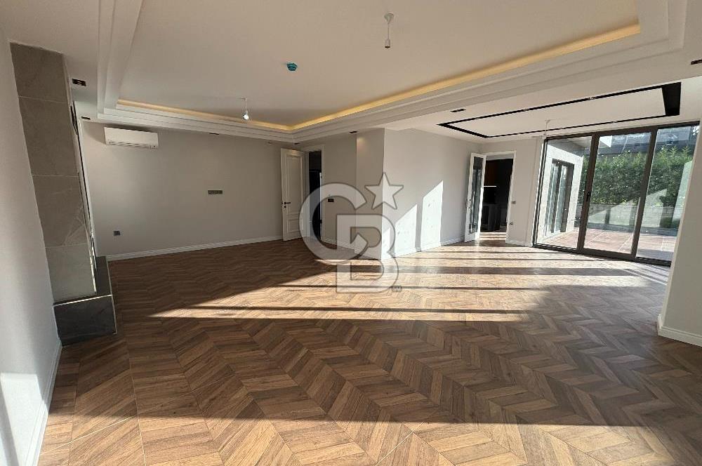 BAĞDAT CADDESİ PARALELİNDE KAPALI GARAJ VE HAVUZLU LÜX 4+1 VİLLA