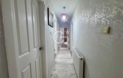 Bayraklı Postacılar'da  Full Tadilatlı Doğalgazlı Ara Kat Satılık 3+1 Daire