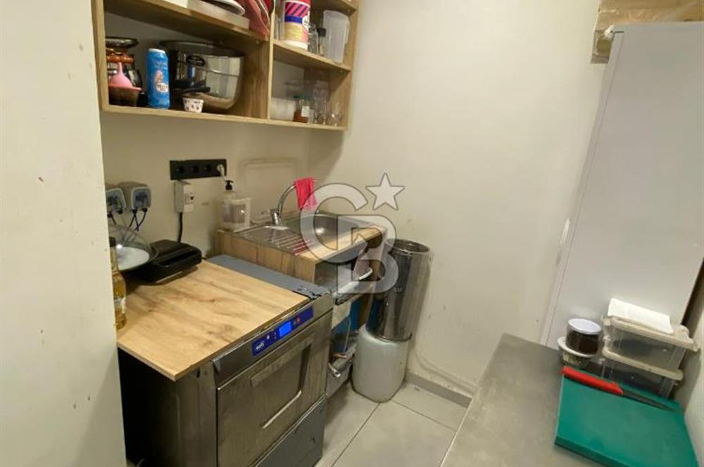 Karşıyaka Merkezde, Çarşı, İzbana Yürüme Mesafesinde Devren Kafe