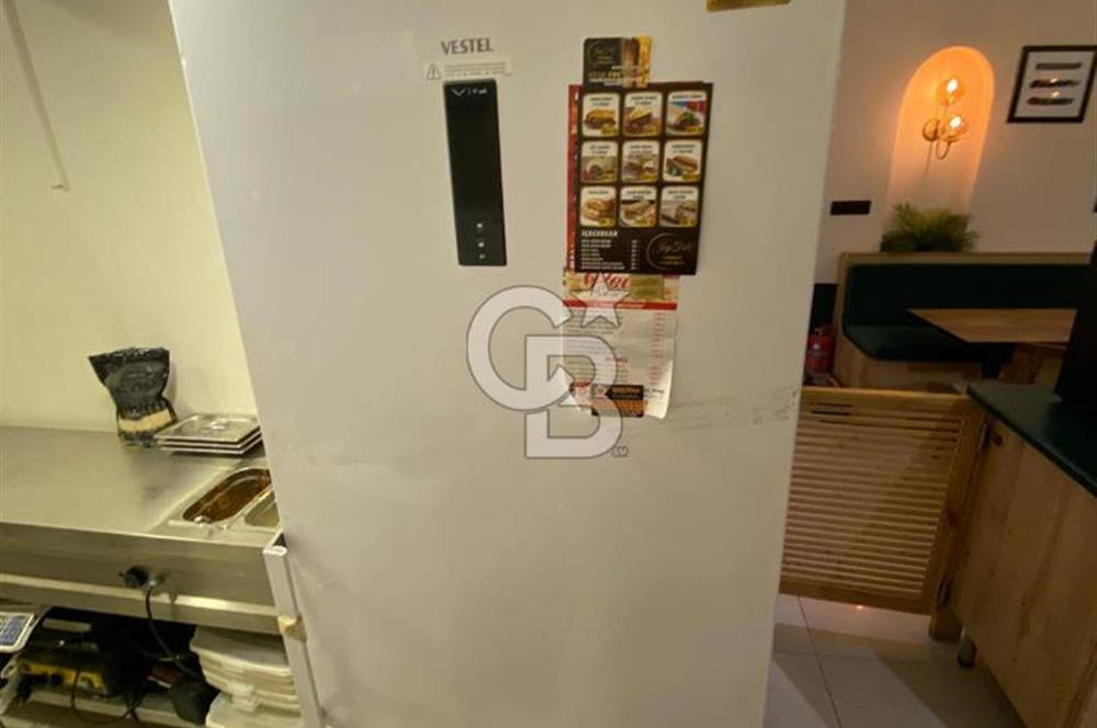 Karşıyaka Merkezde, Çarşı, İzbana Yürüme Mesafesinde Devren Kafe