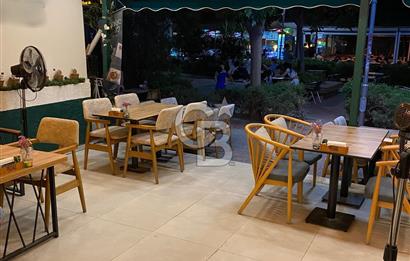 Karşıyaka Merkezde, Çarşı, İzbana Yürüme Mesafesinde Devren Kafe