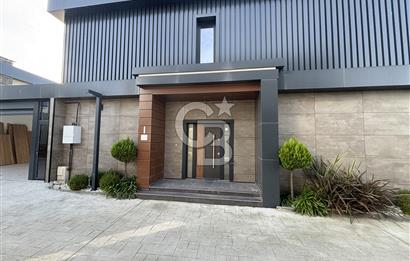 BAĞDAT CADDESİ PARALELİNDE KAPALI GARAJ VE HAVUZLU LÜX 4+1 VİLLA